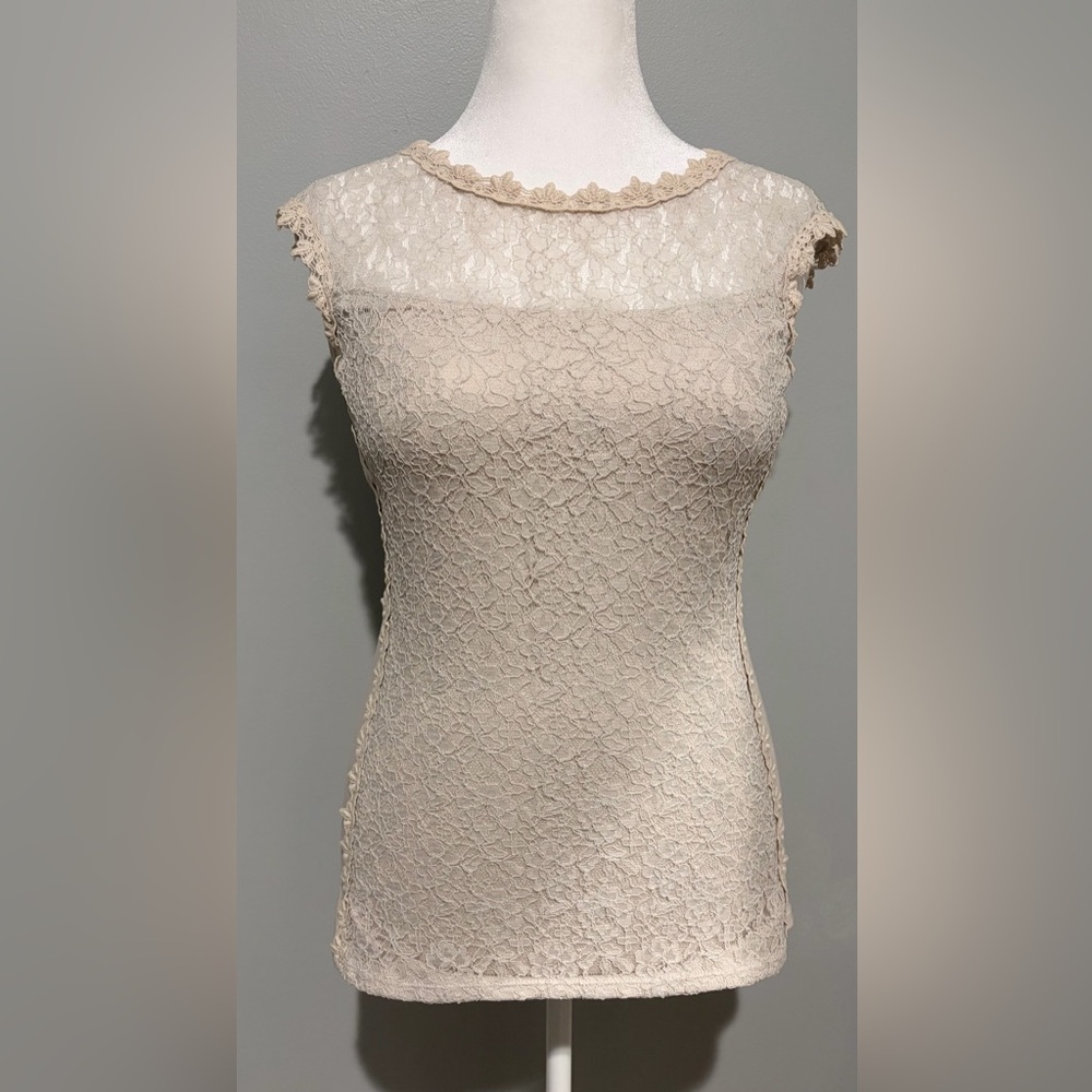 Floral lace top